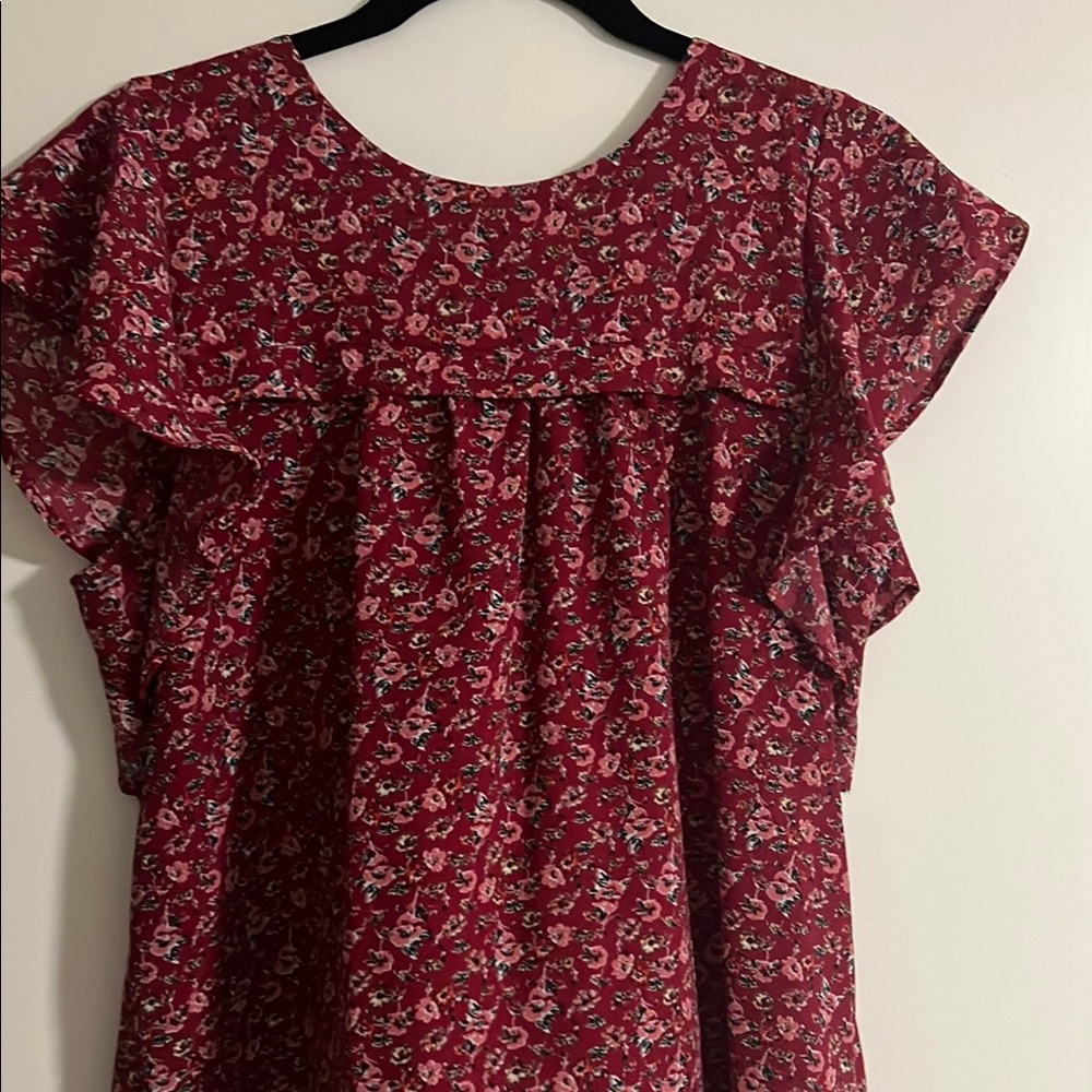 Monteau multicolored flutter sleeve blouse with rounded neckline